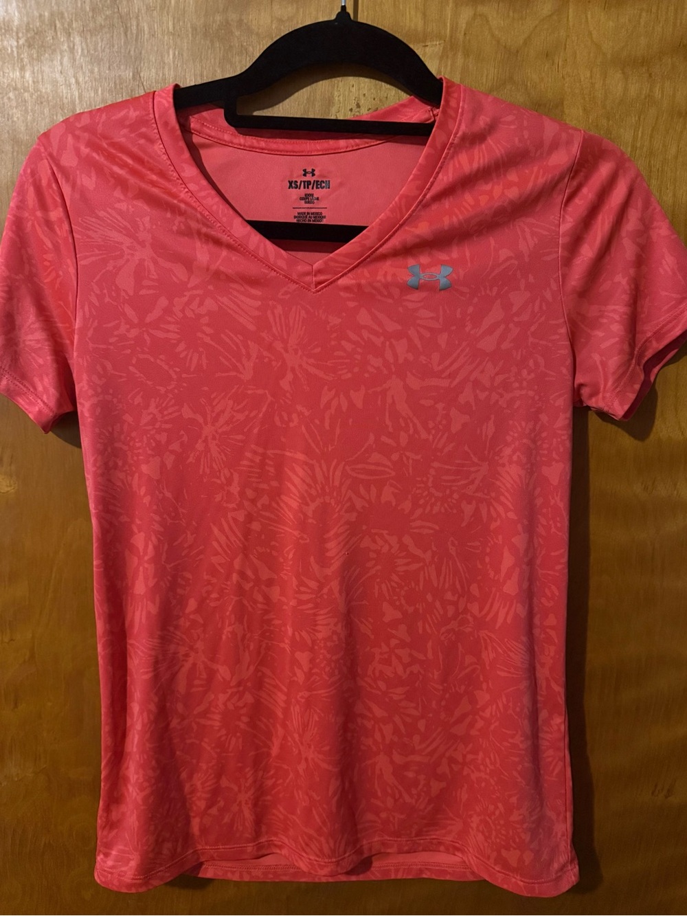 Under Armour HeatGear Orange Coral Floral Athletic Tee – XS